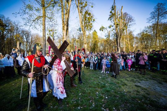 Misterium Męki Pańskiej w Zwierzyńcu - galeria zdjeć