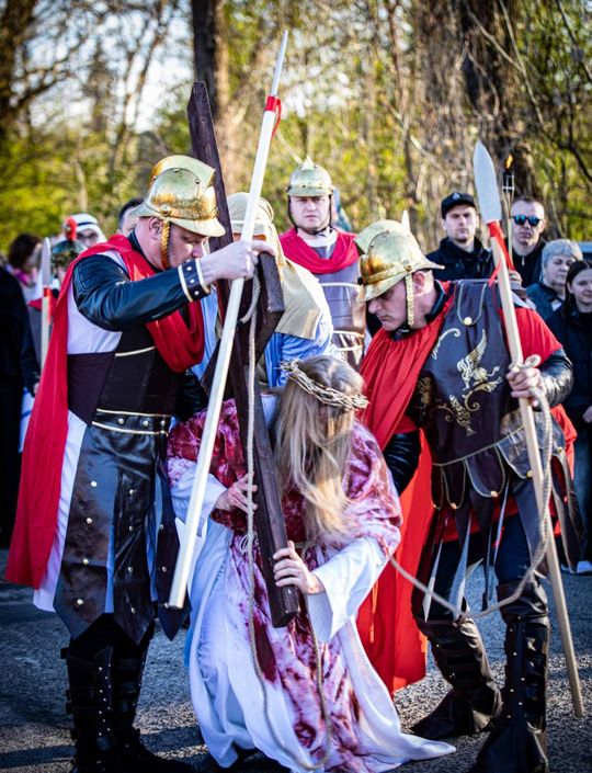 Misterium Męki Pańskiej w Zwierzyńcu - galeria zdjeć