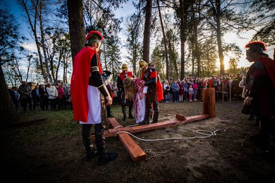 Misterium Męki Pańskiej w Zwierzyńcu - galeria zdjeć