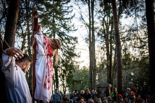 Misterium Męki Pańskiej w Zwierzyńcu - galeria zdjeć