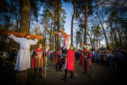 Misterium Męki Pańskiej w Zwierzyńcu - galeria zdjeć
