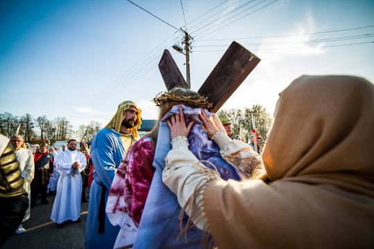 Misterium Męki Pańskiej w Zwierzyńcu - galeria zdjeć