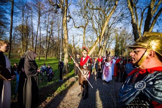 Misterium Męki Pańskiej w Zwierzyńcu - galeria zdjeć