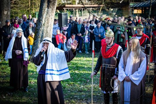 Misterium Męki Pańskiej w Zwierzyńcu - galeria zdjeć