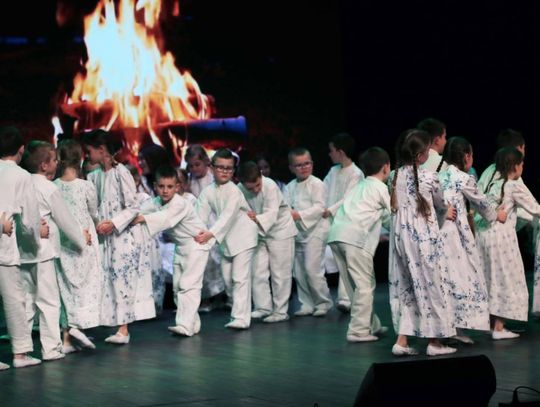 „Topielica i Szeptucha” na scenie Hrubieszowskiego Domu Kultury - galeria zdjęć