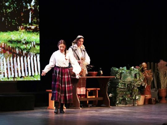 „Topielica i Szeptucha” na scenie Hrubieszowskiego Domu Kultury - galeria zdjęć