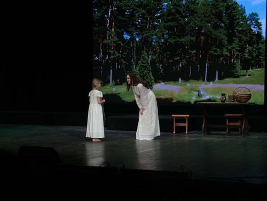 „Topielica i Szeptucha” na scenie Hrubieszowskiego Domu Kultury - galeria zdjęć