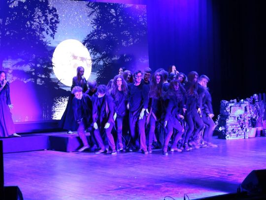 „Topielica i Szeptucha” na scenie Hrubieszowskiego Domu Kultury - galeria zdjęć