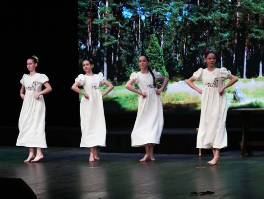 „Topielica i Szeptucha” na scenie Hrubieszowskiego Domu Kultury - galeria zdjęć