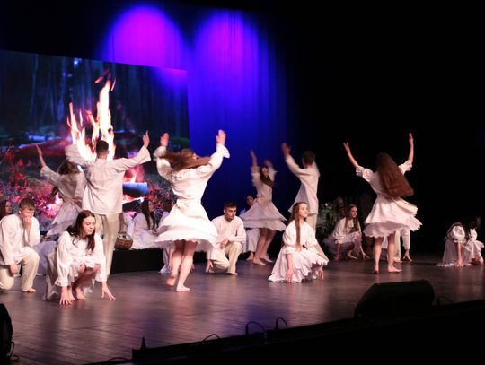 „Topielica i Szeptucha” na scenie Hrubieszowskiego Domu Kultury - galeria zdjęć