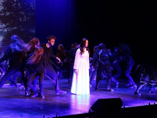 „Topielica i Szeptucha” na scenie Hrubieszowskiego Domu Kultury - galeria zdjęć