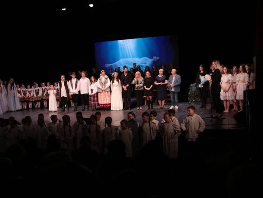 „Topielica i Szeptucha” na scenie Hrubieszowskiego Domu Kultury - galeria zdjęć