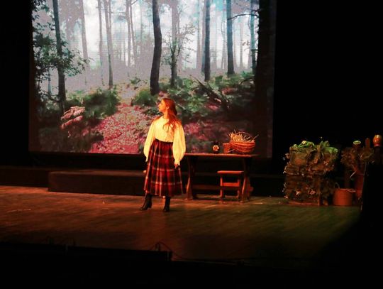 „Topielica i Szeptucha” na scenie Hrubieszowskiego Domu Kultury - galeria zdjęć