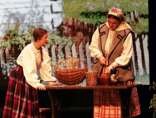 „Topielica i Szeptucha” na scenie Hrubieszowskiego Domu Kultury - galeria zdjęć