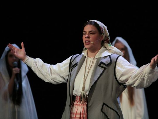 „Topielica i Szeptucha” na scenie Hrubieszowskiego Domu Kultury - galeria zdjęć