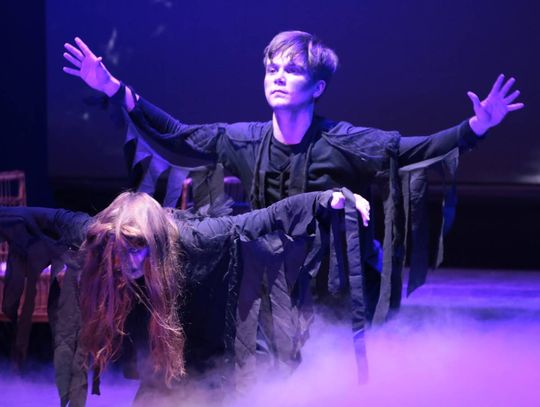 „Topielica i Szeptucha” na scenie Hrubieszowskiego Domu Kultury - galeria zdjęć