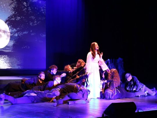 „Topielica i Szeptucha” na scenie Hrubieszowskiego Domu Kultury - galeria zdjęć