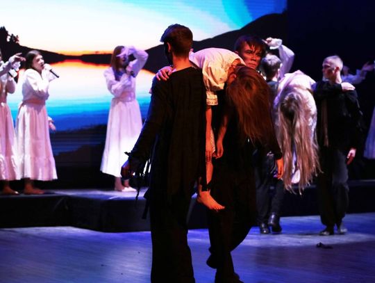 „Topielica i Szeptucha” na scenie Hrubieszowskiego Domu Kultury - galeria zdjęć