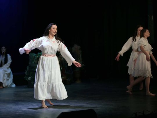 „Topielica i Szeptucha” na scenie Hrubieszowskiego Domu Kultury - galeria zdjęć