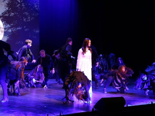 „Topielica i Szeptucha” na scenie Hrubieszowskiego Domu Kultury - galeria zdjęć