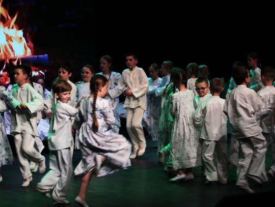 „Topielica i Szeptucha” na scenie Hrubieszowskiego Domu Kultury - galeria zdjęć