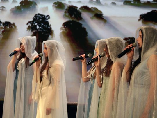 „Topielica i Szeptucha” na scenie Hrubieszowskiego Domu Kultury - galeria zdjęć