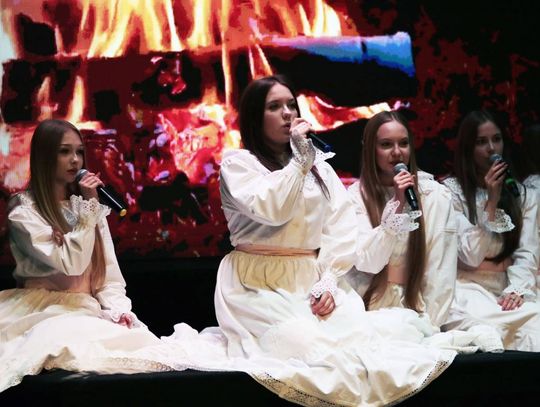 „Topielica i Szeptucha” na scenie Hrubieszowskiego Domu Kultury - galeria zdjęć