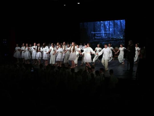 „Topielica i Szeptucha” na scenie Hrubieszowskiego Domu Kultury - galeria zdjęć