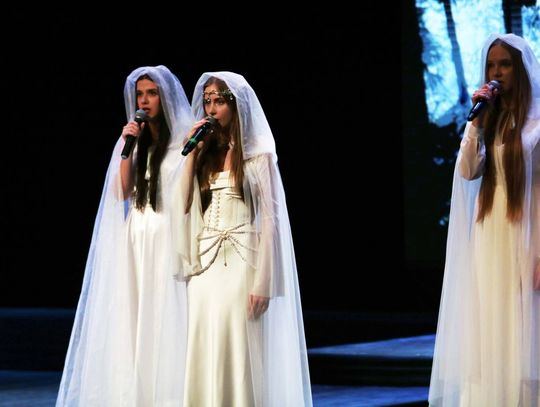 „Topielica i Szeptucha” na scenie Hrubieszowskiego Domu Kultury - galeria zdjęć