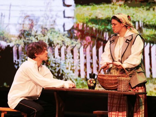 „Topielica i Szeptucha” na scenie Hrubieszowskiego Domu Kultury - galeria zdjęć