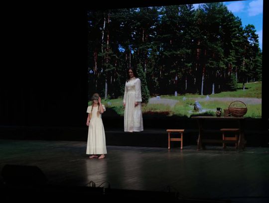 „Topielica i Szeptucha” na scenie Hrubieszowskiego Domu Kultury - galeria zdjęć
