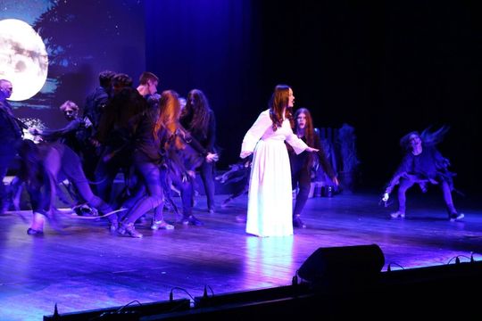 „Topielica i Szeptucha” na scenie Hrubieszowskiego Domu Kultury - galeria zdjęć