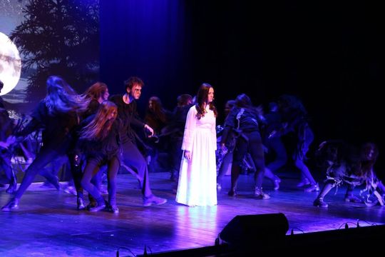 „Topielica i Szeptucha” na scenie Hrubieszowskiego Domu Kultury - galeria zdjęć