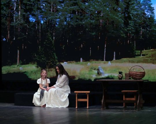 „Topielica i Szeptucha” na scenie Hrubieszowskiego Domu Kultury - galeria zdjęć