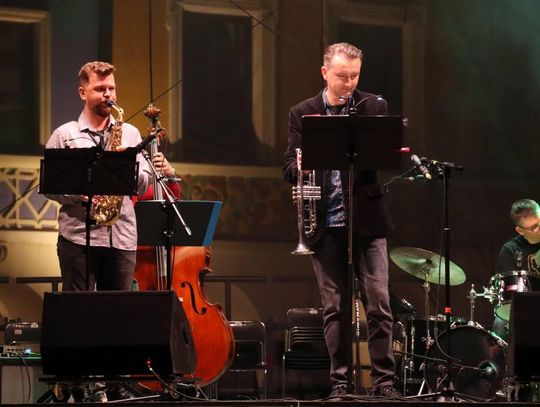 Koncert Jazz Brothers na Rynku Wielkim w Zamościu - galeria zdjec