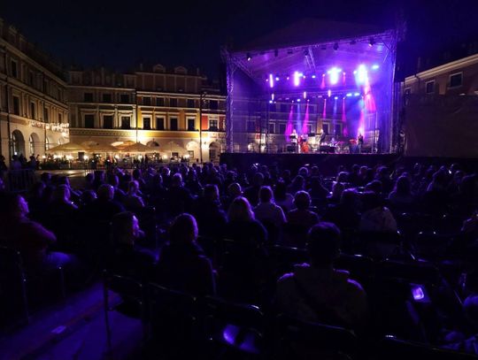 Koncert Jazz Brothers na Rynku Wielkim w Zamościu - galeria zdjec