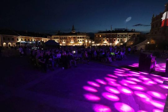 Koncert Jazz Brothers na Rynku Wielkim w Zamościu - galeria zdjec