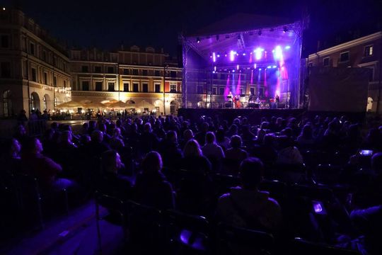 Koncert Jazz Brothers na Rynku Wielkim w Zamościu - galeria zdjec