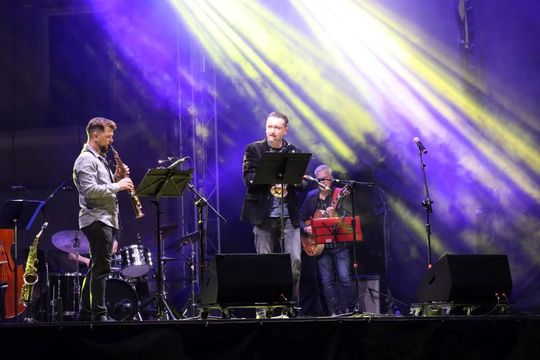 Koncert Jazz Brothers na Rynku Wielkim w Zamościu - galeria zdjec