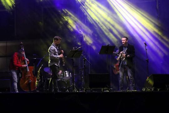 Koncert Jazz Brothers na Rynku Wielkim w Zamościu - galeria zdjec