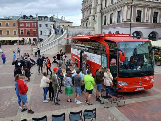 Akcja krwiodawstwa na Rynku Wielkim w Zamościu - galeria zdjęć