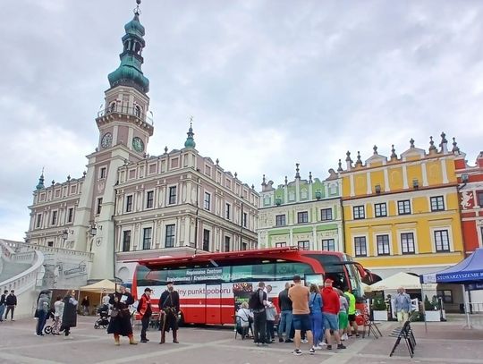 Akcja krwiodawstwa na Rynku Wielkim w Zamościu - galeria zdjęć
