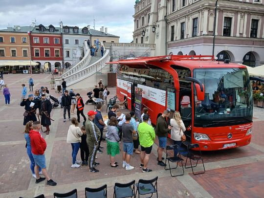 Akcja krwiodawstwa na Rynku Wielkim w Zamościu - galeria zdjęć Akcja krwiodawstwa na Rynku Wielkim w Zamościu - galeria zdjęć