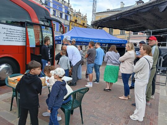Akcja krwiodawstwa na Rynku Wielkim w Zamościu - galeria zdjęć Akcja krwiodawstwa na Rynku Wielkim w Zamościu - galeria zdjęć