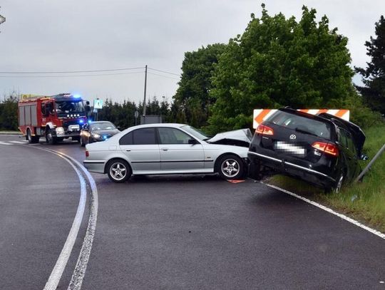 Gm. Zamość: Czołówka bmw z volkswagenem. 20-latek przesadził z prędkością [ZDJĘCIA]