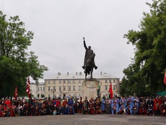 Szturm Twierdzy Zamość 2025. Oficjalne otwarcie przy pomniku hetmana Jana Zamoyskiego [ZDJĘCIA]