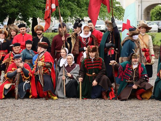 Szturm Twierdzy Zamość 2025. Oficjalne otwarcie przy pomniku hetmana Jana Zamoyskiego [ZDJĘCIA]