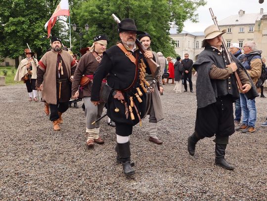 Szturm Twierdzy Zamość 2025. Oficjalne otwarcie przy pomniku hetmana Jana Zamoyskiego [ZDJĘCIA]