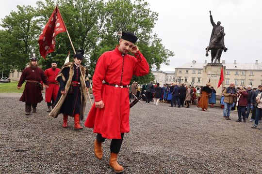 Szturm Twierdzy Zamość 2025. Oficjalne otwarcie przy pomniku hetmana Jana Zamoyskiego [ZDJĘCIA]