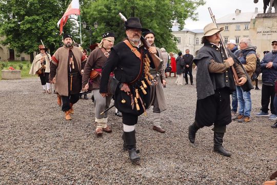 Szturm Twierdzy Zamość 2025. Oficjalne otwarcie przy pomniku hetmana Jana Zamoyskiego [ZDJĘCIA]